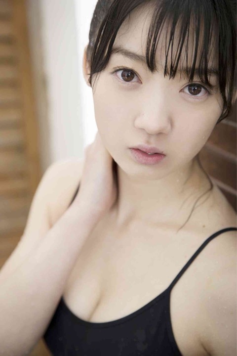 山岸理子 つばきファクトリー グラビア 画像 水着 ビキニ_1112