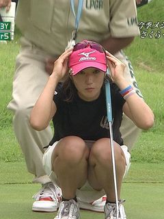 女子ゴルフ さくらんぼ工務店本社