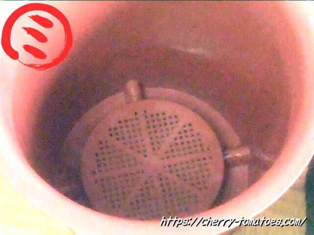 ダイソー9号鉢の内部の形