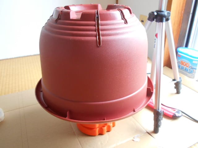 スリット鉢の作り方 100均ダイソーの10号プラ鉢をスリット鉢風にdiy ミニトマトのプランター栽培記録 ベランダ家庭菜園ブログ スリット鉢の作り方 100均ダイソーの10号プラ鉢をスリット鉢風にdiy ミニトマトのプランター栽培記録 ベランダ家庭菜園ブログ