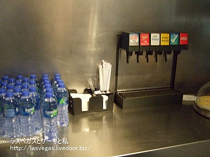 お水やソフトドリンク