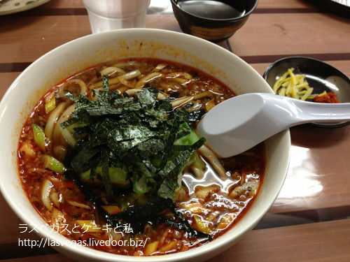 俺のうどん・赤をオーダー