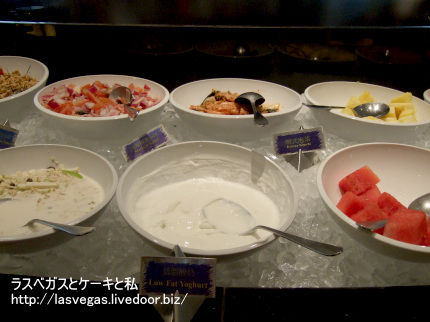 奥にキムチ