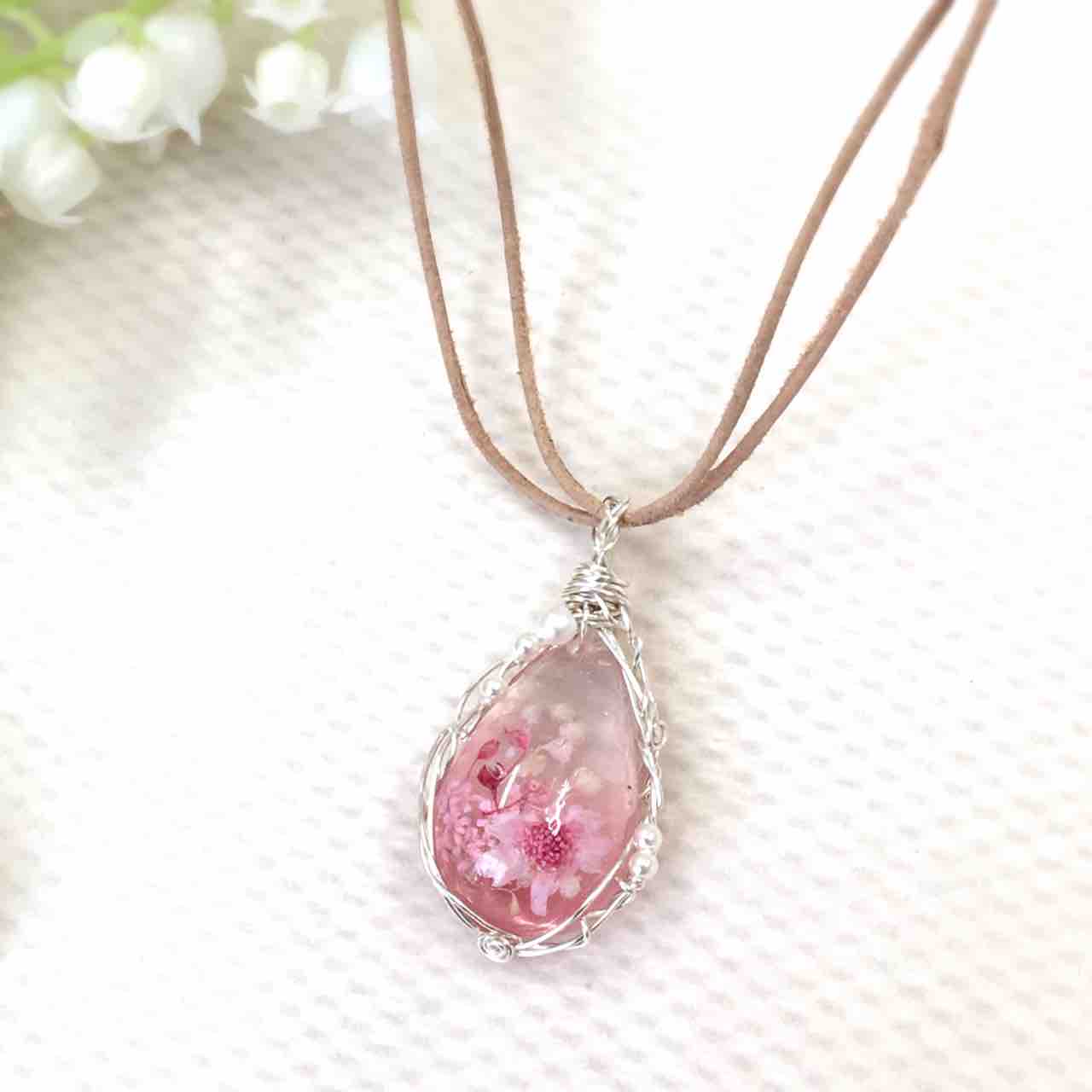 レジンのネックレス ピンク Emmie の宝石箱 大人可愛いアクセサリー