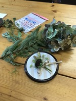 刺繍枠の壁飾り