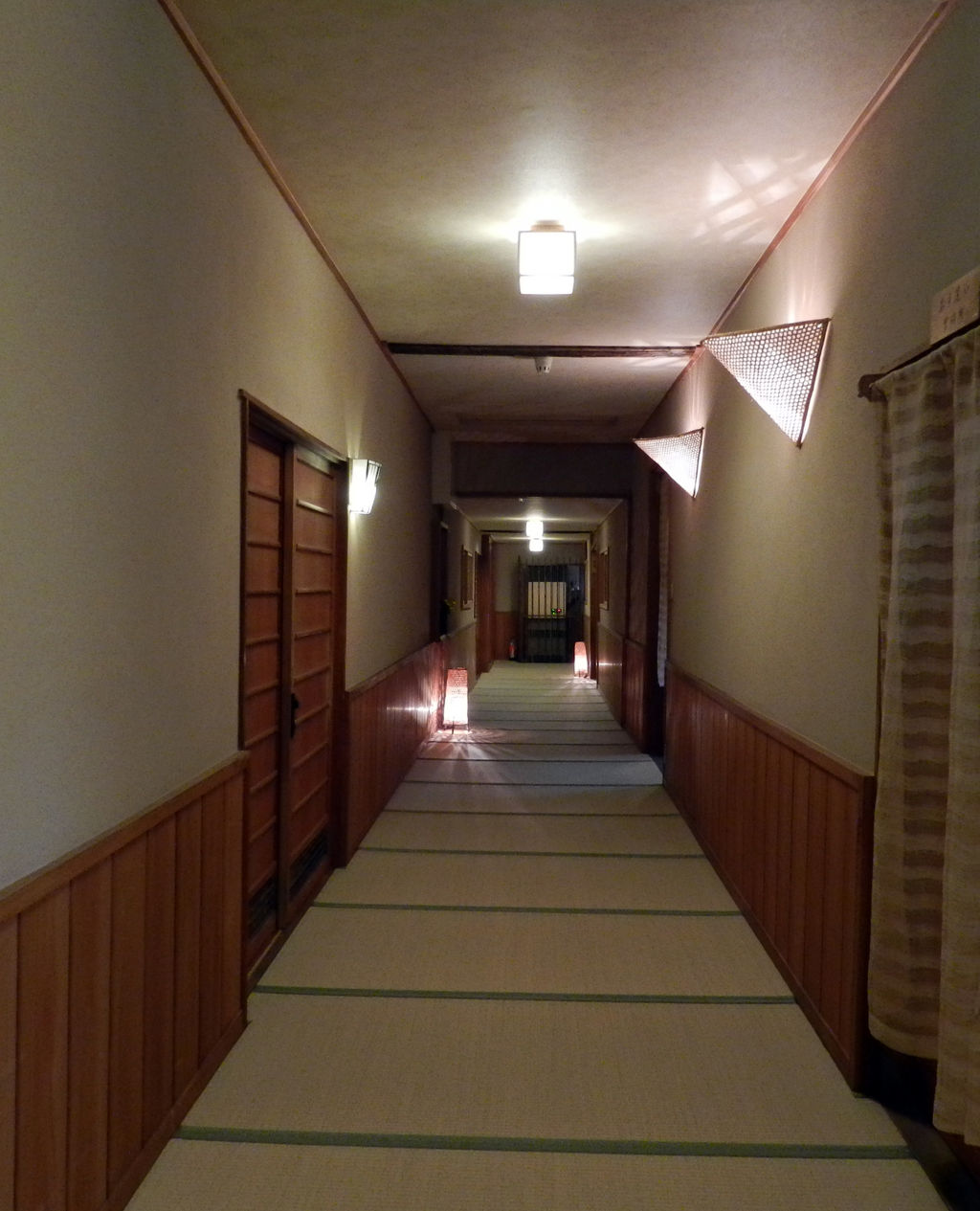 旅先で見た照明器具 お宿編 : コモハウスのスタッフ・ブログ|風の ...