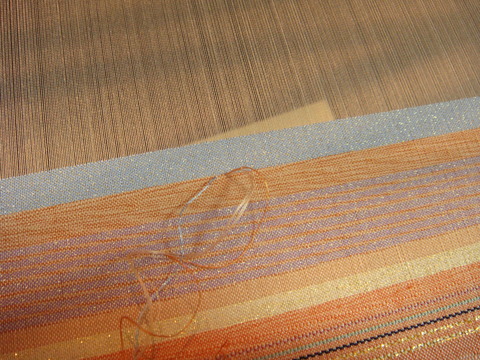 織り途中 アップ