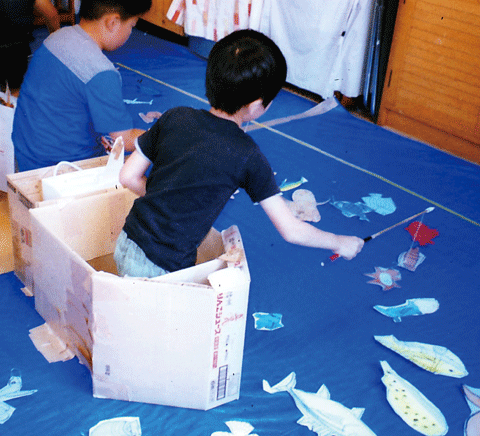 こども美術教室  パレットクラブ 「集団制作・魚釣り大会」