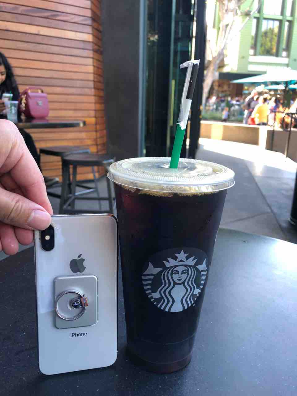 スタバの巨大なコーヒー ロサンゼルス生活を綴る スタバの巨大なコーヒー ロサンゼルス生活を綴る