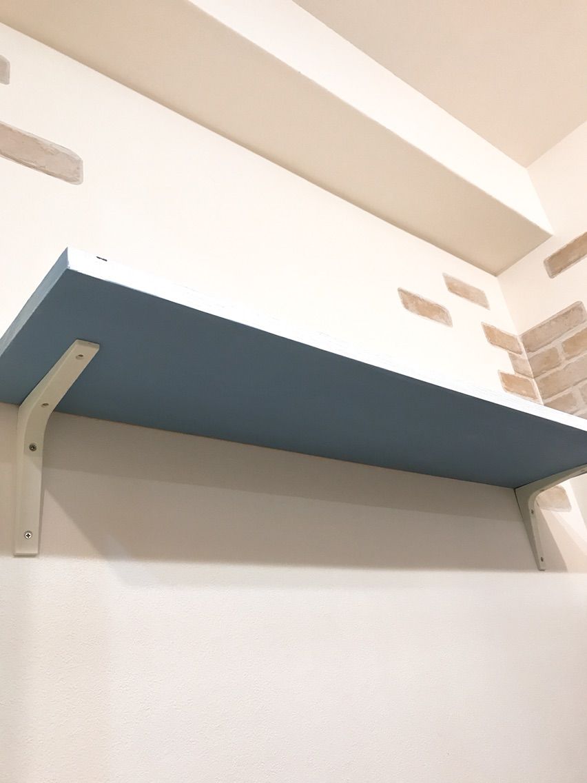 Ikeaのウォールシェルフをインテリアに合わせてセリアのペンキでペイントしました Hurry Up Tidy Up