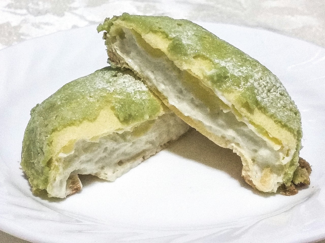 新宿本店限定 マスクメロンシュークリーム 新宿高野 新宿 人気スイーツレポ From 東京 新宿本店限定 マスクメロンシュークリーム 新宿高野 新宿 人気スイーツレポ From 東京