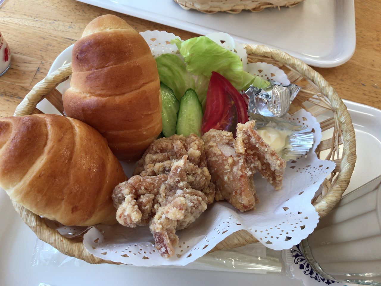 なかぱんのチキンバスケット チーバくんの舌