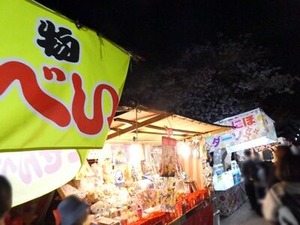 玉串川沿いの屋台3