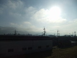 南から霧が迫ってきた朝の生駒山