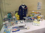 グッズ販売コーナー入り口の押す巣sめ商品PRコーナー