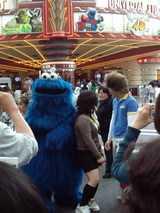 大屋根の下のセサミキャラ クッキーモンスター