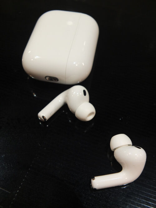 2025-10-16-earbuds2