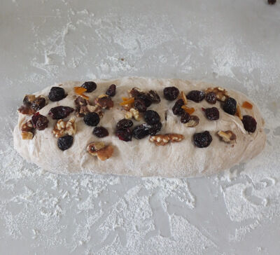 2024-12-23-xmasbread10