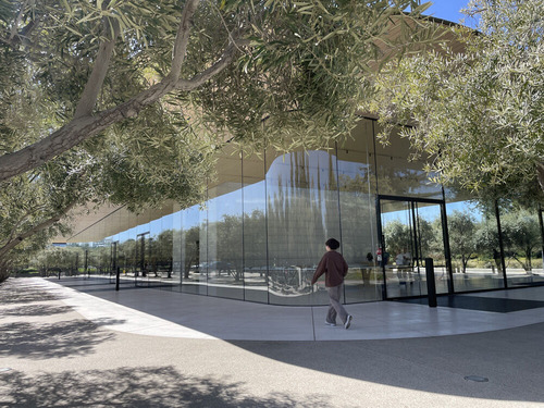 2024-03-18-apple1