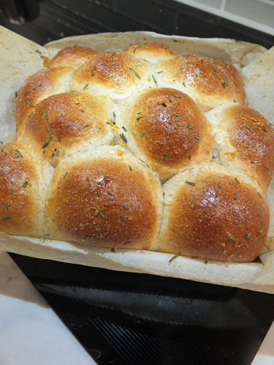 2016-12-20-rosemarybread1