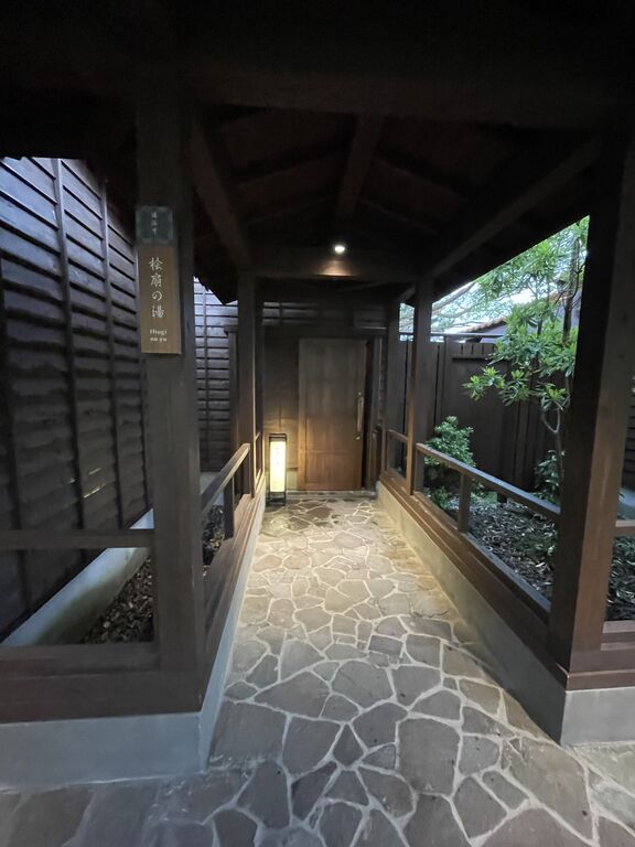 DA5F6738-447D-48FF-9B57-9FFFB5F26BE0