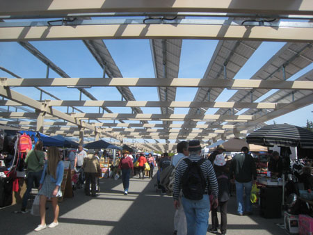 2012_04_10-fleamarket2