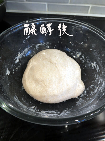 2024-12-23-xmasbread4