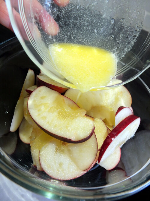 2025-10-29-applepizza1