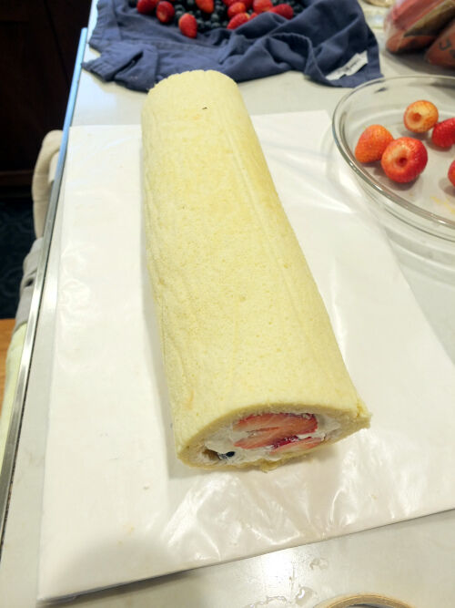 2025-12-19-rollcake1