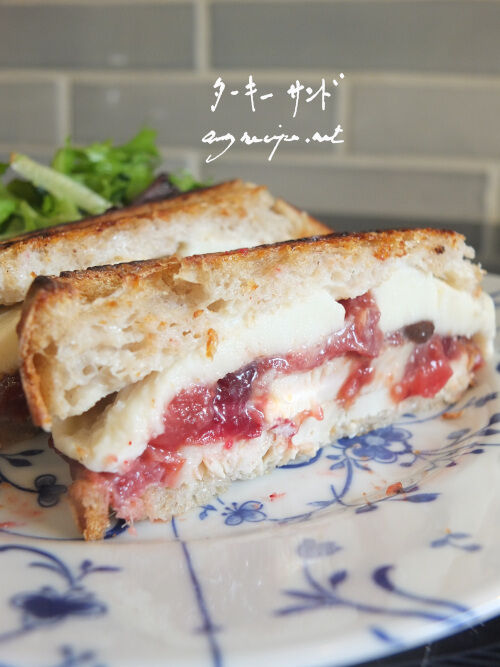 2025-11-29-turkeysandwich3