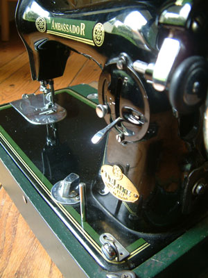 2013-09-08-sewingmachine1
