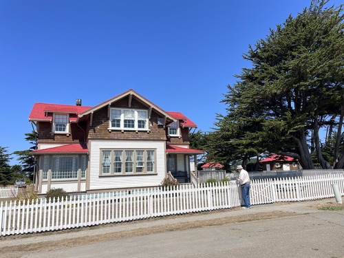 2025-08-31-light_house (3)