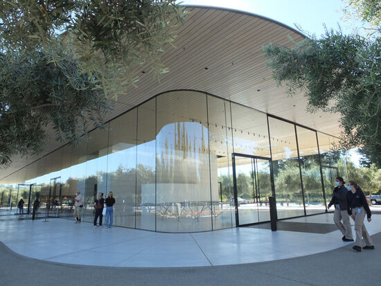 2021-09-30-apple1