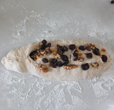 2024-12-23-xmasbread17