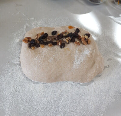 2024-12-23-xmasbread2