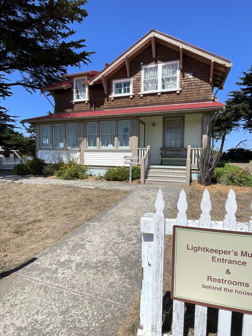 2025-08-31-light_house (1)