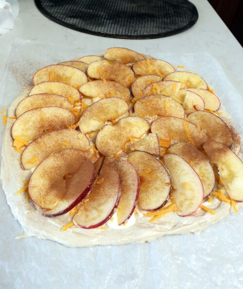 2025-10-29-applepizza3