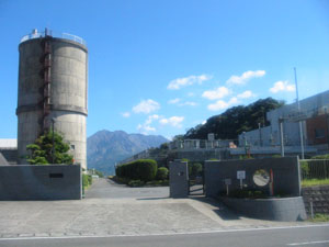 (2)