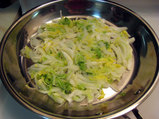 白菜をよく炒める