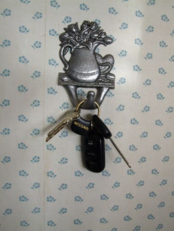 2012-12-09-keyhanger