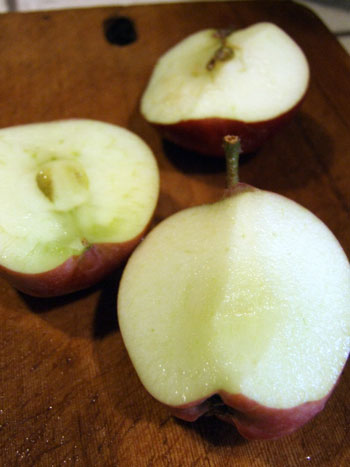 2012-09-11-slicedapple