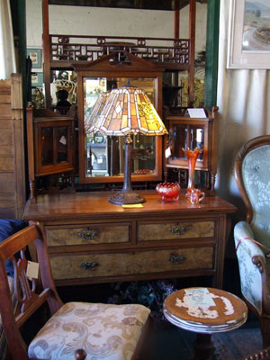 2012_05_01-dresser