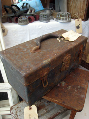 2012_04_10-fleamarket3