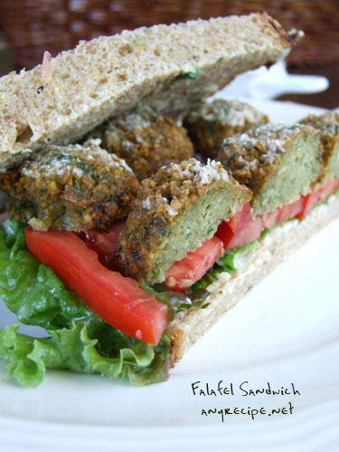 2012-09-24-falafelsandwich