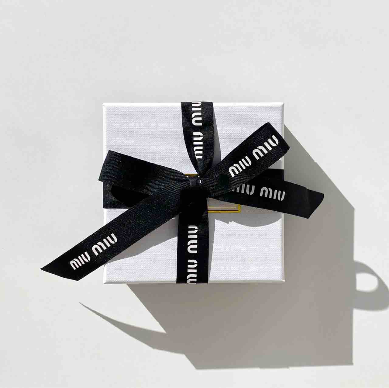 ミュウミュウ♡リボン リベンジ🐱MiuMiu（ミュウミュウ）ホリデーラッピング2022 : ちこえ