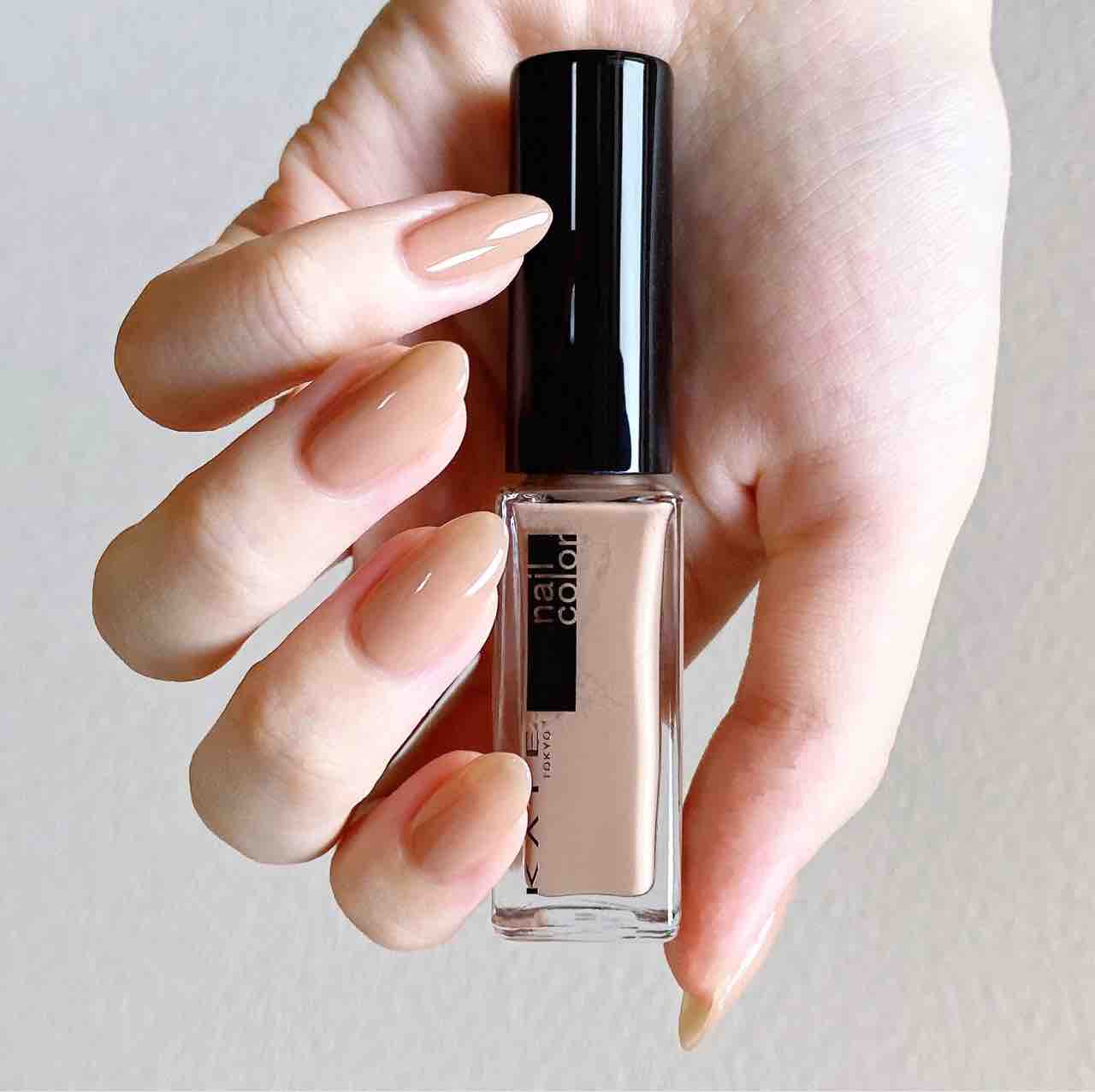 税込396円のお気に入りマニキュア 正反対な2色 ちこえ Official Blog Powered By ライブドアブログ