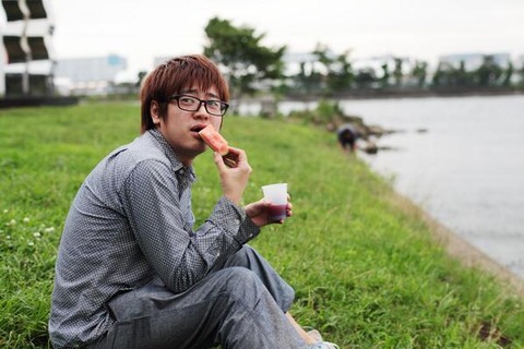 fuudo-eating-off