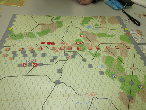 両軍とも、防御体制に移行