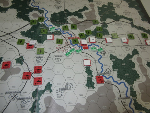 T4A　背面展開で中央部を圧倒