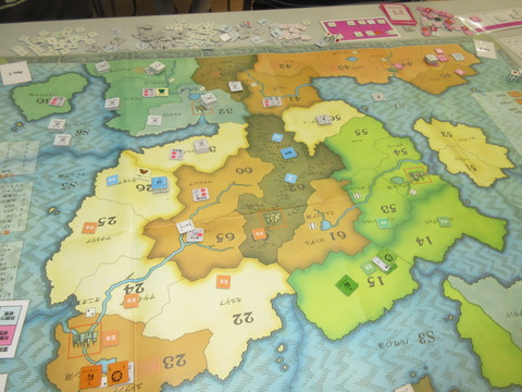 ドラゴンと巨人が西部を襲う